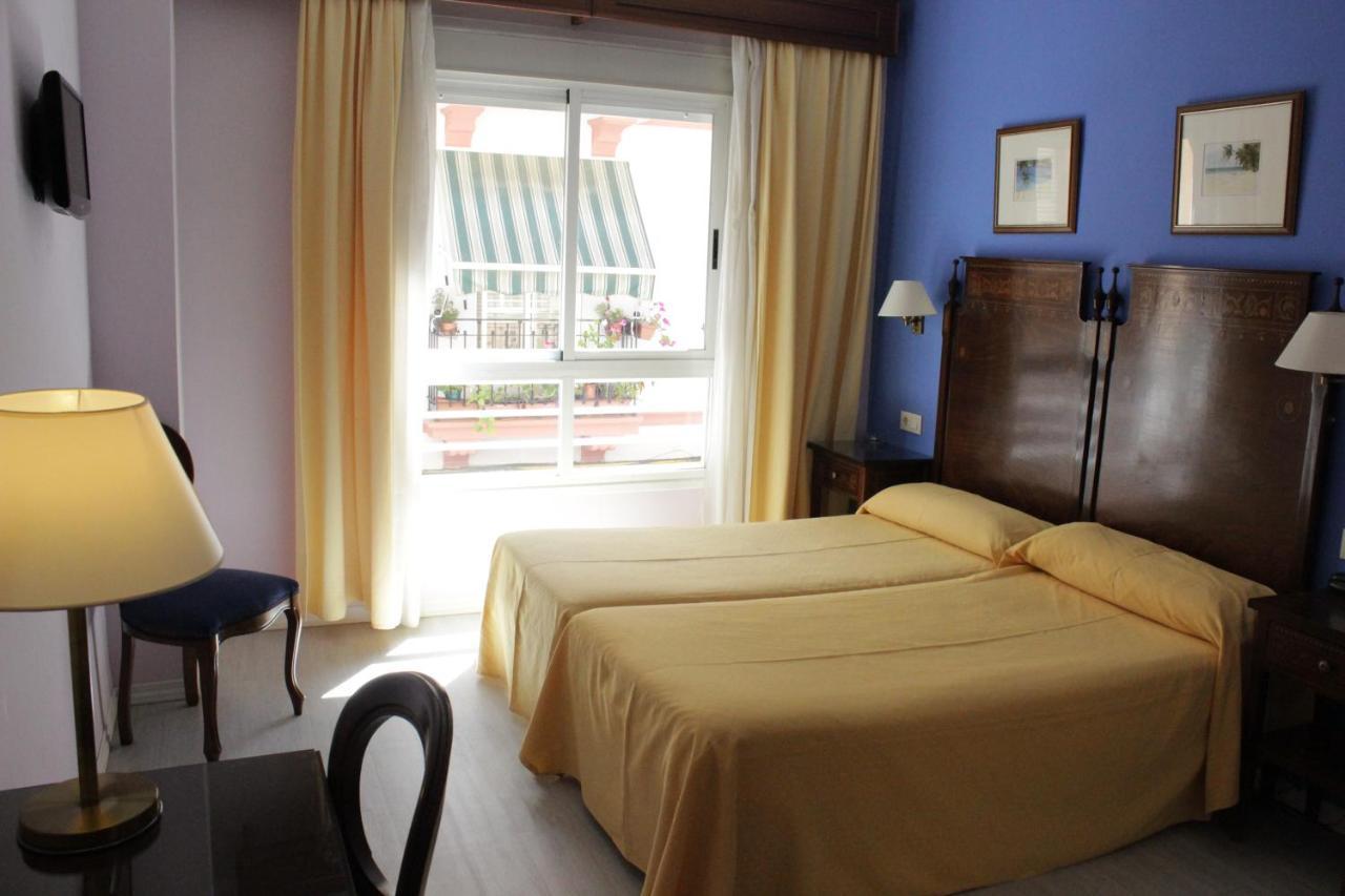 Hotel Iberia Plaza America Caceres Exterior photo