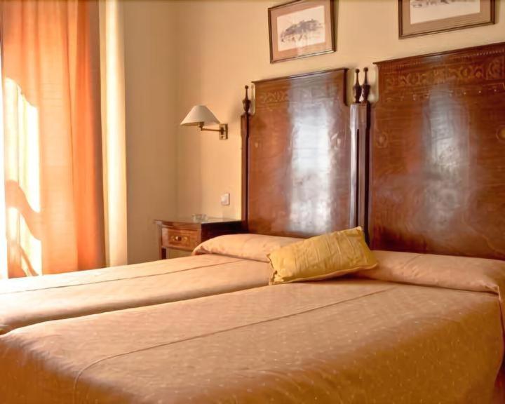 Hotel Iberia Plaza America Caceres Exterior photo