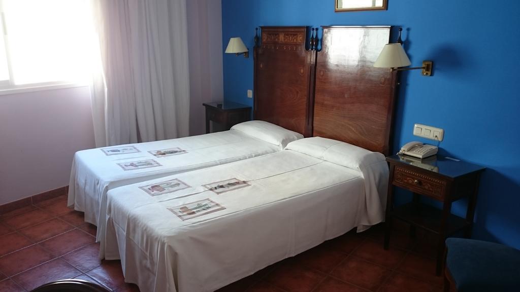 Hotel Iberia Plaza America Caceres Room photo