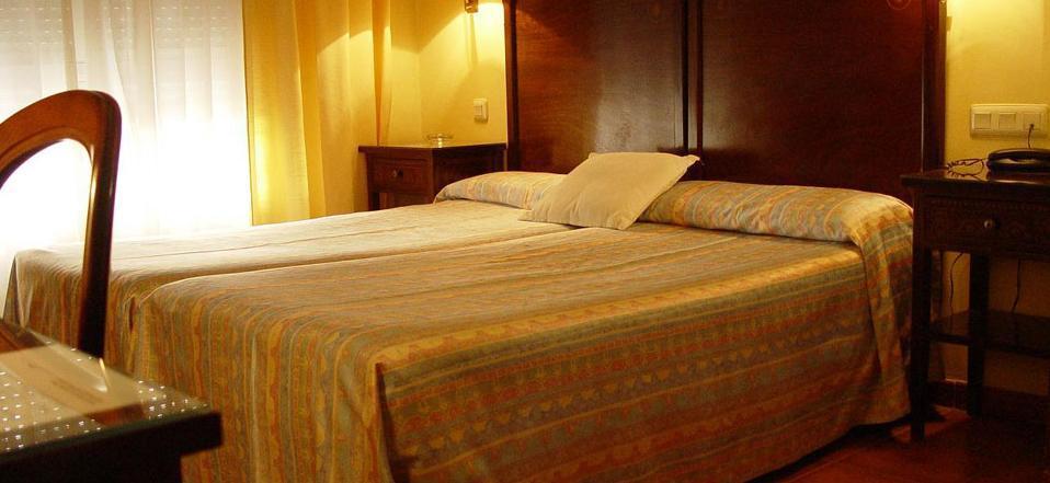 Hotel Iberia Plaza America Caceres Exterior photo