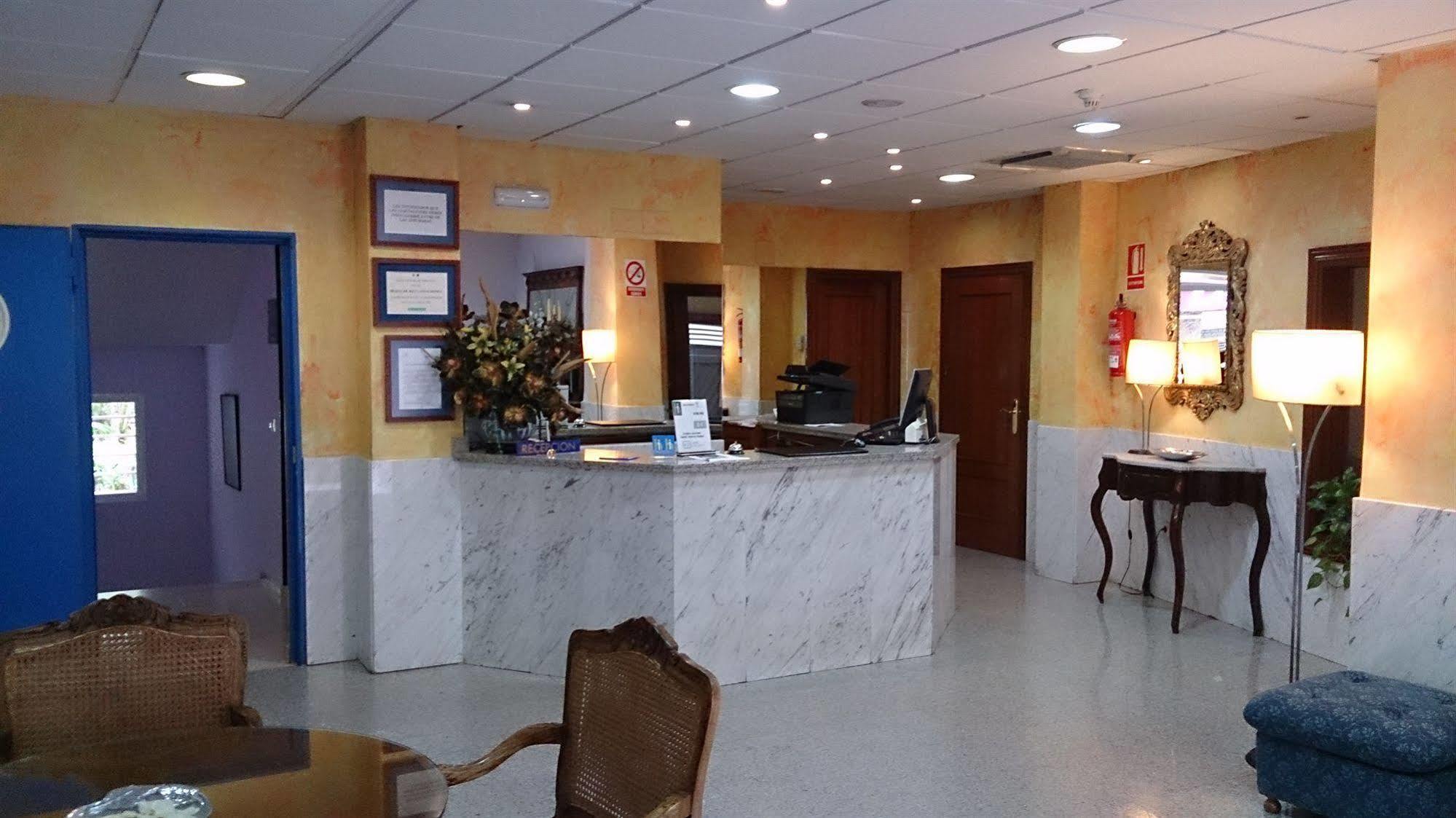 Hotel Iberia Plaza America Caceres Exterior photo